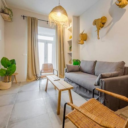 Cool Deluxe Interior Design A 2 Min De Gran Via Apartment Madrid Bagian luar foto
