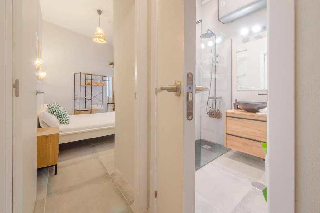 Cool Deluxe Interior Design A 2 Min De Gran Via Apartment Madrid Bagian luar foto