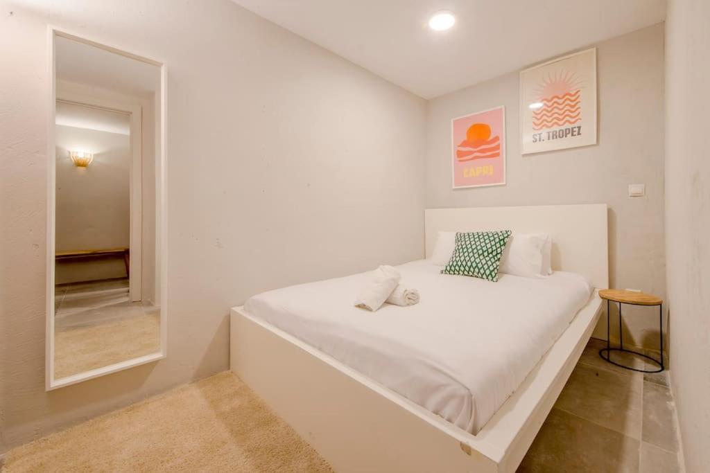 Cool Deluxe Interior Design A 2 Min De Gran Via Apartment Madrid Bagian luar foto