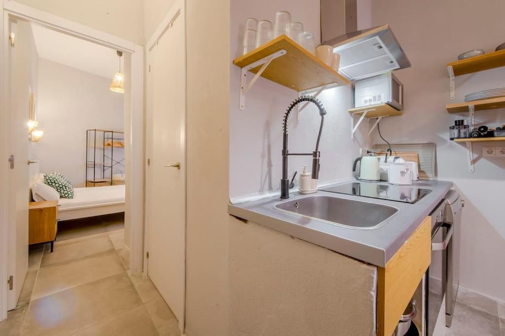 Cool Deluxe Interior Design A 2 Min De Gran Via Apartment Madrid Bagian luar foto
