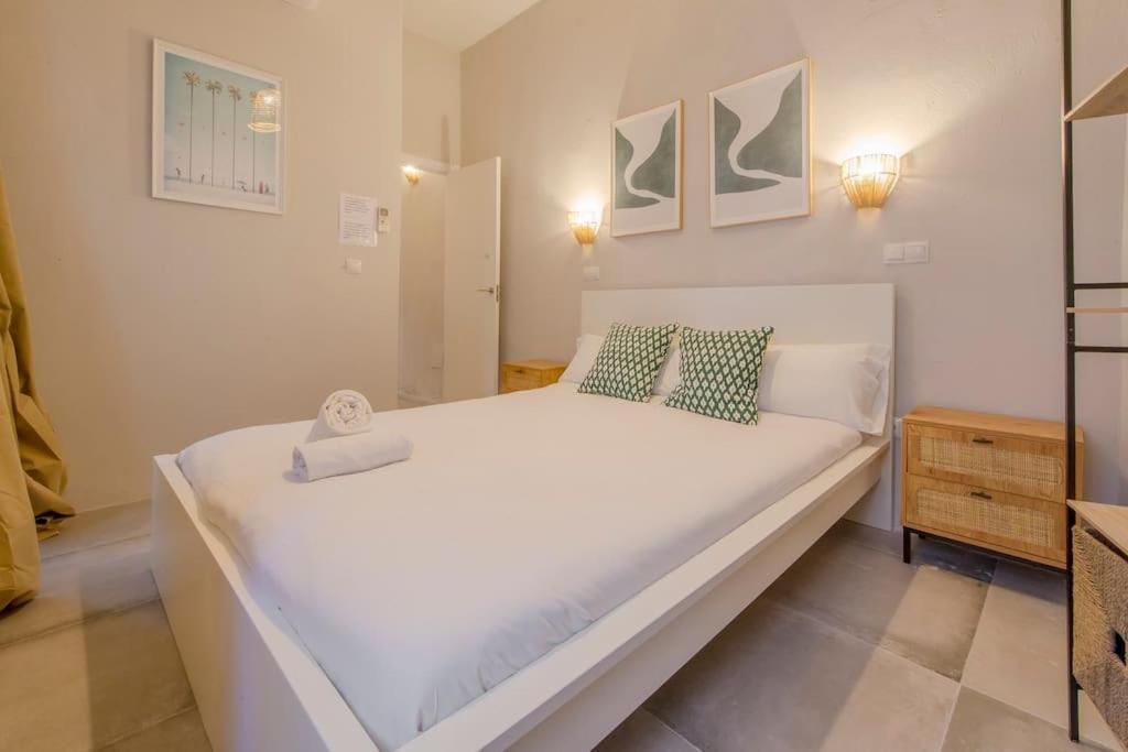 Cool Deluxe Interior Design A 2 Min De Gran Via Apartment Madrid Bagian luar foto