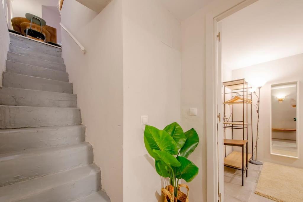 Cool Deluxe Interior Design A 2 Min De Gran Via Apartment Madrid Bagian luar foto